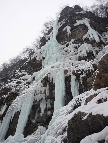 Passo della Fricca, Prealpi Venete - La cascata Silvana