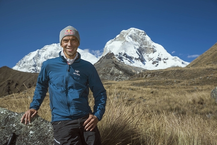 Valery Rozov, base jump, Huascaran, Peru - Il russo Valery Rozov davanti al Huascaran (6768m), Peru