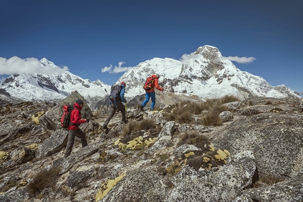 Valery Rozov, base jump, Huascaran, Peru - Valery Rozov ascending towards  Huascaran (6768m), Peru