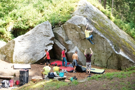 GraMitico, Valle di Daone, boulder, arrampicata - Durante il raduno boulder GraMitico in Valle di Daone (TN)