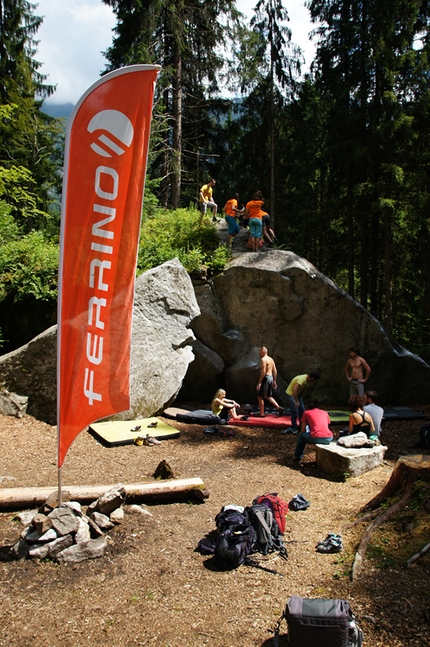 GraMitico, Valle di Daone, boulder, arrampicata - Durante il raduno boulder GraMitico in Valle di Daone (TN)