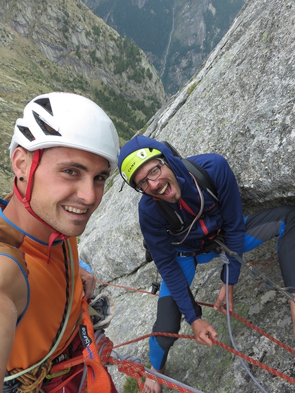 Val di Mello, Qualido, Gran Diedro della Marocca, Simone Manzi, Andrea Mariani, Marco Gianola - During the first ascent of 'Gran Diedro della Marocca' Monte Qualido Est Face, Val di Mello