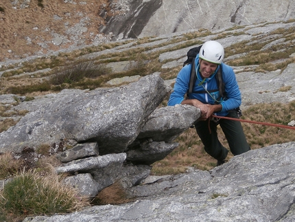 Val di Mello, Qualido, Gran Diedro della Marocca, Simone Manzi, Andrea Mariani, Marco Gianola - Durante l'apertura di 'Gran Diedro della Marocca' alla parete est del Monte Qualido, Val di Mello