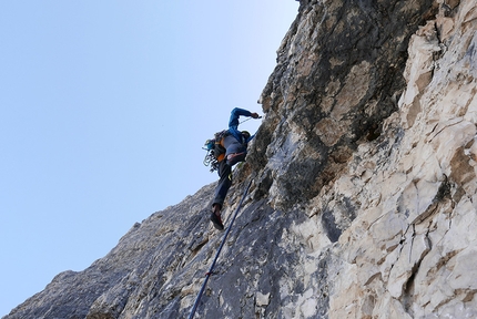 Cima Ovest di Lavaredo, Drei Zinnen, Dolomites - Manuel Baumgartner making the first ascent of Schatten der Großen (VII, 330m) up the NW Face of Cima Ovest, Tre Cime di Lavaredo, Dolomites, climbed with Alexander Huber