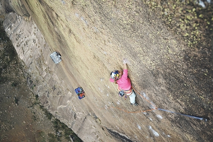 Sasha DiGiulian, Tsaranoro Atsimo, Madagascar - Sasha DiGiulian e Edu Marin su Mora Mora (5.14b, 8c), Tsaranoro Atsimo, Madagascar