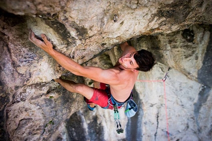 Jernej Kruder da 8b+ greenpoint a Kotečnik in Slovenia