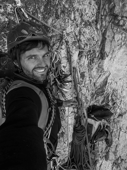 Cima Ovest di Lavaredo, Dolomites, Petri Heil, Hannes Pfeifhofer, Dietmar Niederbrunner - Dietmar Niederbrunner during the first ascent of Petri Heil, Cima Ovest di Lavaredo, Dolomites (Hannes Pfeifhofer, Dietmar Niederbrunner 2016)