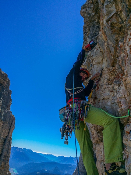 Cima Ovest di Lavaredo, Dolomites, Petri Heil, Hannes Pfeifhofer, Dietmar Niederbrunner - Dietmar Niederbrunner drilling bolts to Petri Heil, Cima Ovest di Lavaredo, Dolomites