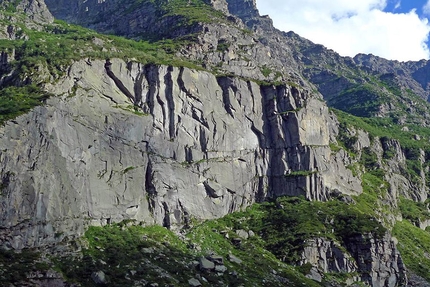 Arrampicata nel Vallone di Sea - Il trono di Osiride con il diedro di Zarathurstra