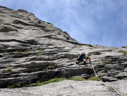 Val Torrone, Val Masino, Via Napoleone,  Manuele Panzeri, Giovanni Giarletta - Manuele Panzeri climbing pitch 3 of Via Napoleone in Val Torrone (Val Masino)