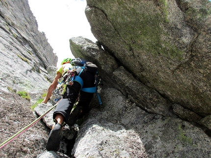 Val Torrone, Val Masino, Via Napoleone,  Manuele Panzeri, Giovanni Giarletta - Manuele Panzeri sul terzo tiro di Via Napoleone in Val Torrone (Val Masino)