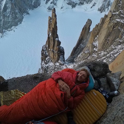 Grand Capucin, Monte Bianco, Nina Caprez, Arnaud Petit - Nina Caprez e Arnaud Petit durante l'apertura di L'or du temps, Grand Capucin, Monte Bianco (estate 2017)