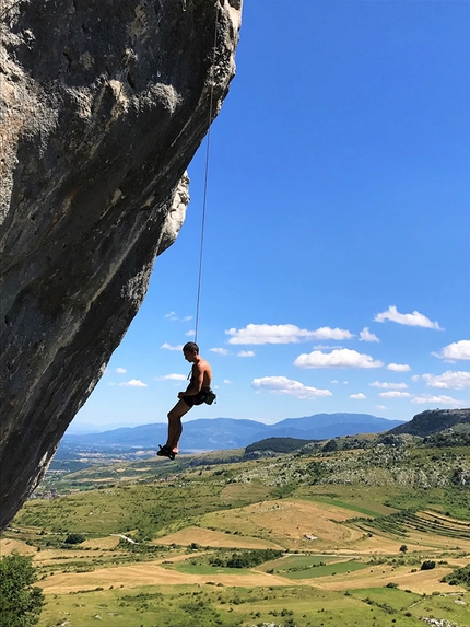 Pietro Radassao, Iron Moon, Frosolone - Pietro Radassao making the first ascent of Iron Moon 8c+/9a at Frosolone