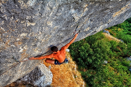 Pietro Radassao, Iron Moon, Frosolone - Pietro Radassao making the first ascent of Iron Moon 8c+/9a at Frosolone