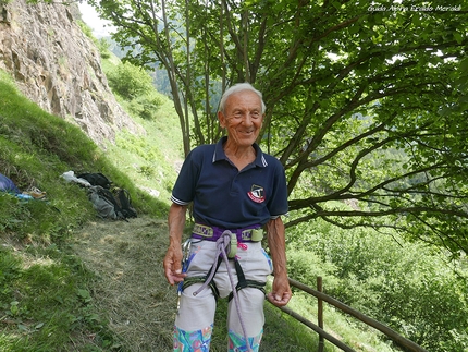 Elio Pasquinoli, Sasso de la Martolera, Mondadizza - La nota Guida Alpina di Sondalo Elio Pasquinoli. Alla soglia degli ottant’anni ha voluto 