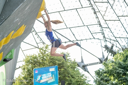 Coppa del Mondo Boulder 2017 - Shauna Coxsey durante l'ultima tappa della Coppa del Mondo Boulder 2017 a Monaco