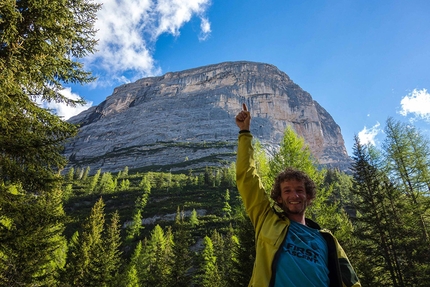 Hakuna Matata, Taè, Dolomites, Lisi Steurer, Hannes Pfeifhofer - Hannes Pfeifhofer below the south face of Taè, Dolomites