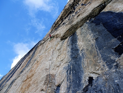 Hakuna Matata, Taè, Dolomites, Lisi Steurer, Hannes Pfeifhofer - Hannes Pfeifhofer making the ground-up first ascent of Hakuna Matata (8a, 400m), Taè South Face, Dolomites