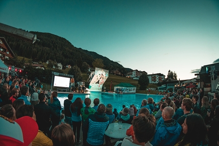 Poolder Contest 2017, Ortisei, Val Gardena - Durante il Poolder Contest 2017, la gara boulder tenutasi a Ortisei, Val Gardena il 12 agosto 2017