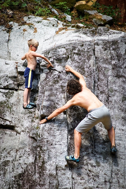 GraMitico, Valle di Daone, boulder, arrampicata - Arrampicando al il Boulder Park in Valle di Daone, ideale per le famiglie