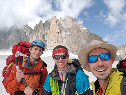 Grand Capucin, Mont Blanc, L'or du temps, Pavel Kratochvíl, Róbert Luby, Martin Krasňanský - Pavel Kratochvíl, Róbert Luby and Martin Krasňanský below Grand Capucin, Mont Blanc