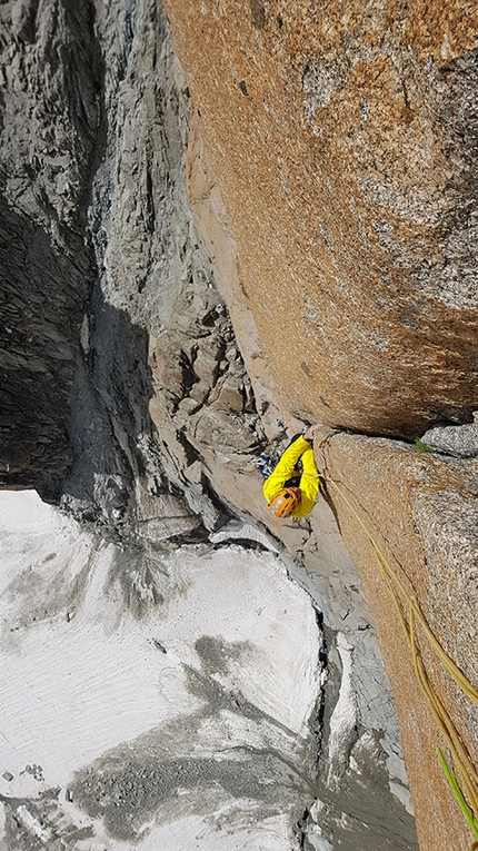 Grand Capucin, Mont Blanc, L'or du temps, Pavel Kratochvíl, Róbert Luby, Martin Krasňanský - Pavel Kratochvíl, Róbert Luby and Martin Krasňanský making the first free ascent of 'L'or du temps', Grand Capucin, Mont Blanc