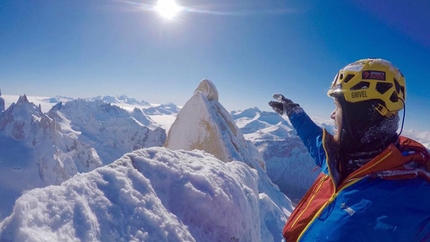 Markus Pucher, Aguja Guillaumet, Patagonia - Markus Pucher durante la prima invernale solitari di Aguja Guillaumet in Patagonia (08/09/2017)