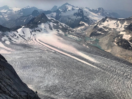 Bugaboos Spire, Vlad Capusan, Tom Schindfissel - View onto the Volwell Glacier during the first ascent of Tutti Frutti Summer Love, Bugaboos Spire (Vlad Capusan, Tom Schindfissel)