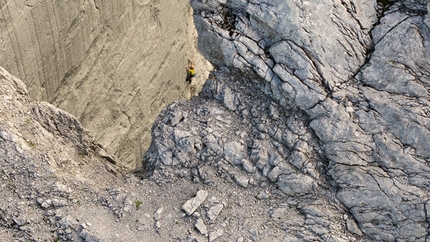 Beat Kammerlander, Kampfzone, Rätikon - Beat Kammerlander making the first free ascent of Kampfzone (8c, 5 pitches), Rätikon