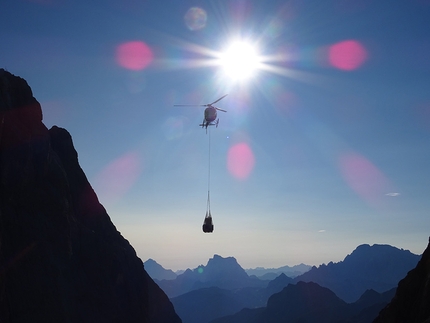 Bivacco dal Bianco, Passo Ombretta, Marmolada, Dolomiti - I lavori di manutenzione del Bivacco dal Bianco, Passo Ombretta, Marmolada, Dolomiti (Claudia Baldini, Carlo Barbolini, Omar Scarpellini 21-23/08/2017)