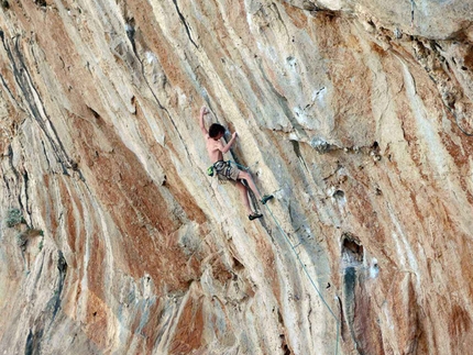 Kalymnos, Arhi, Adam Ondra - Adam Ondraa onsighting Mammifere Vibes 8a+, Arhi, Kalymnos