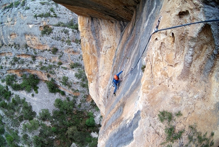 Badde Pentumas, Supramonte di Oliena, Sardegna - Durante l'apertura della via Unchinos (8b, 185 m, Luca Giupponi, Maurizio Oviglia) Sardegna