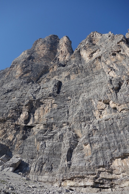 Spes Ultima Dea, Crozzon di Brenta, Dolomiti di Brenta, Alessandro Beber, Gianni Canale  - Crozzon di Brenta: la sezione di parete dove sale la via Spes Ultima Dea