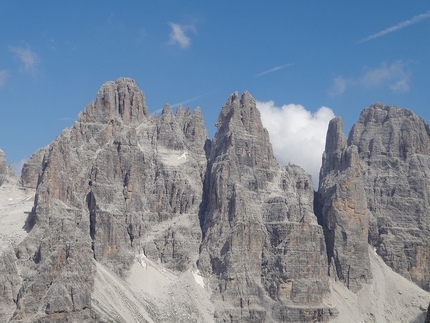 Spes Ultima Dea, Crozzon di Brenta, Dolomiti di Brenta, Alessandro Beber, Gianni Canale  - Spes Ultima Dea, Crozzon di Brenta: dietro le spalle il panorama non è male!