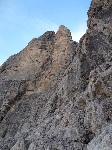 Spes Ultima Dea, Crozzon di Brenta, Brenta Dolomites, Alessandro Beber, Gianni Canale  - Spes Ultima Dea, Crozzon di Brenta: the missile on the upper section, nicknamed D'Artagnan by Renzo Vettori