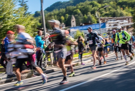 Tor des Géants, Valle d'Aosta - Tor des Géants 2017: folla di atleti per le vie di Courmayeur