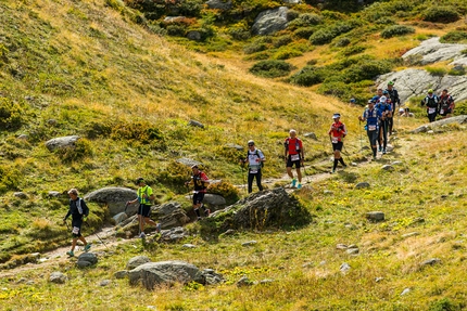 Tor des Géants, Valle d'Aosta - Tor des Géants 2017: gruppo di atleti nei pressi del rifugio Deffeys