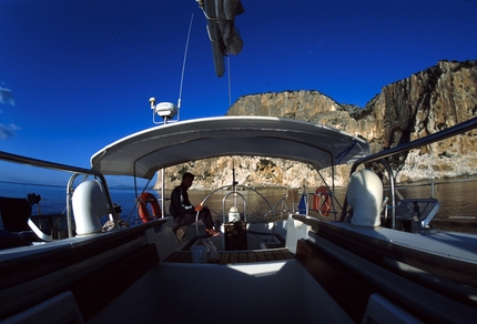 Sardinia, climbing, Gennargentu - Climbing in Sardinia: approaching Cala Luna by boat
