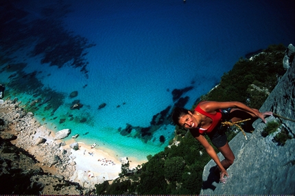 Pareti a picco sul mare della Sardegna, arrampicata in Gennargentu
