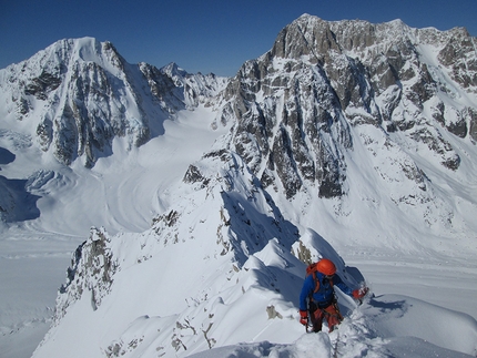 Revelation Mountains, Alaska, Gediminas Simutis, Frieder Wittmann - Revelation Mountains: in cima al Charlatan