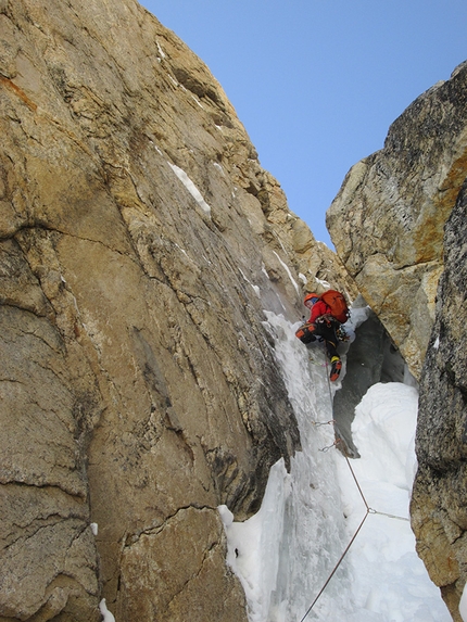 Revelation Mountains, Alaska, Gediminas Simutis, Frieder Wittmann - Revelation Mountains: snow and ice midway up the wall on of 'Alternative facts', Mt. Obelisk (Gediminas Simutis, Frieder Wittmann spring 2017)