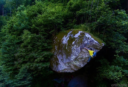 Andrea Zanone, Champorcher, Valle d'Aosta - Andrea Zanone durante la prima salita di Frozen Flower 8b, Valle di Champorcher, Valle d'Aosta