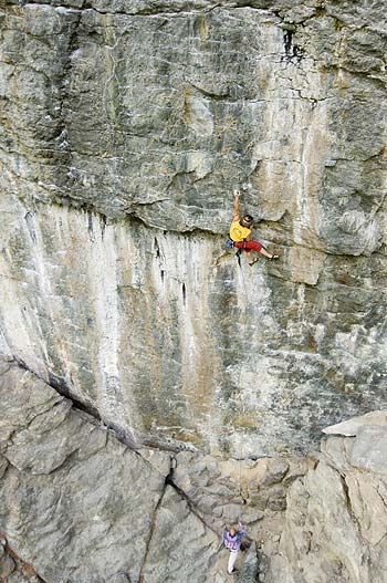 Alberto Gnerro, Gressoney, SS 26 - Alberto Gnerro making the first ascent of SS26 at Gressoney in Valle d'Aosta (08/2006)