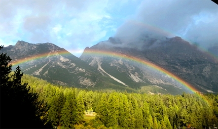 Bouldering at Cortina d'Ampezzo, Dolomites, Luca Zardini - Bouldering at Cortina: the view onto the Dolomites