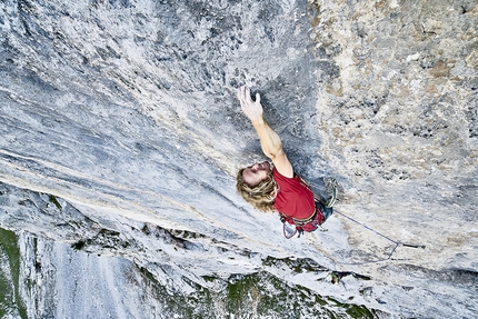 Michael Kemeter, Schartenspitze, Tortour - Michael Kemeter making the first ascent of Tortour (8c, 280m), Schartenspitze