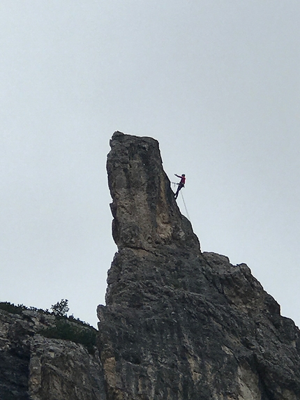 Nuova via d'arrampicata sull'Ago Inglese alla Croda da Lago in Dolomiti