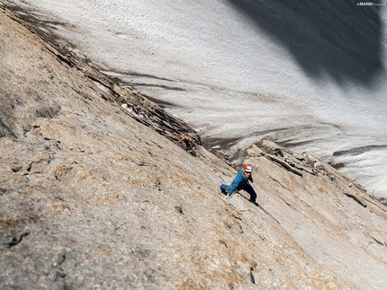 Pik Alexander Blok, Aksu, Pamir Alay, Kyrgyzstan - Pik Alexander Blok: Ondrej Huserka climbing the 6th pitch of Summer Bouquet