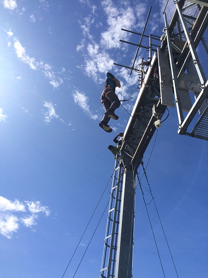 Corso aspiranti guida alpina 2017 - 2018 - Prove di volo alla 'Torre di Padova' della Commissione Centrale Materiali e Tecniche del Cai, durante il modulo roccia in Dolomiti del corso aspiranti guide alpine 2017 - 2018