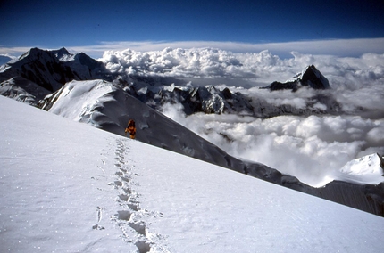 Jean-Christophe Lafaille, Annapurna - Alberto Inurrategi sopra il Campo 3 a circa 7200m dell'Annapurna, maggio 2002