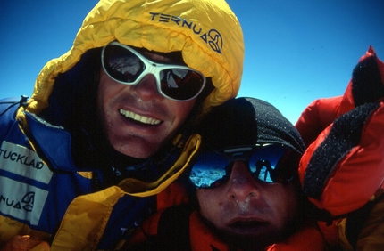 Jean-Christophe Lafaille, Annapurna - Alberto Inurrategi e Jean Christophe Lafaille in cima all'Annapurna il 16/05/2002